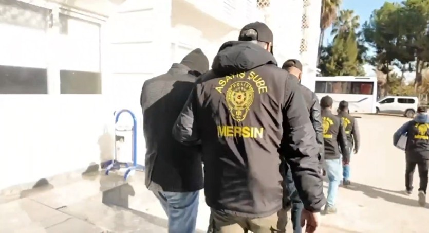 Bakan Yerlikaya: "1 milyar 180 milyon lira işlem hacmi olduğu tespit edilen 18 şüpheliyi yakaladık"
Bakan Yerlikaya: "1 milyar 180 milyon lira işlem hacmi olduğu tespit edilen 18 şüpheliyi yakaladık"