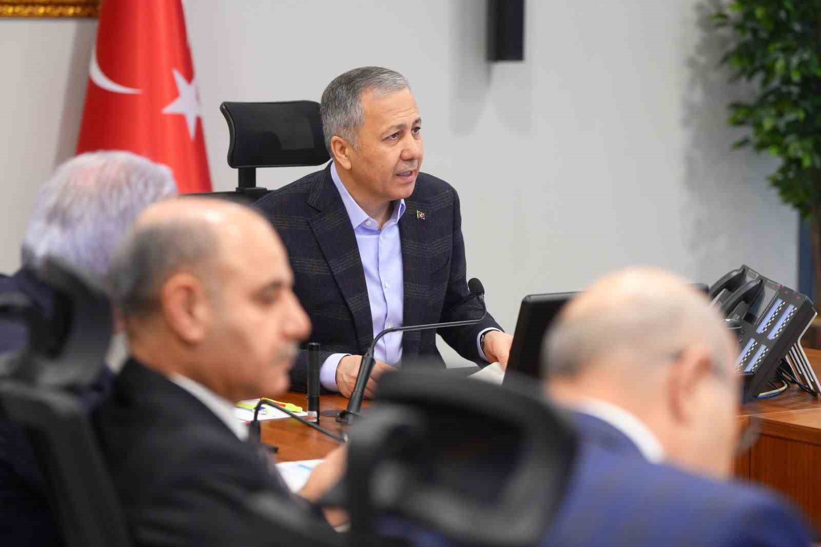 Bakan Yerlikaya, 81 ilin valisi ile çevrim içi Koordinasyon Toplantısı gerçekleştirdi
