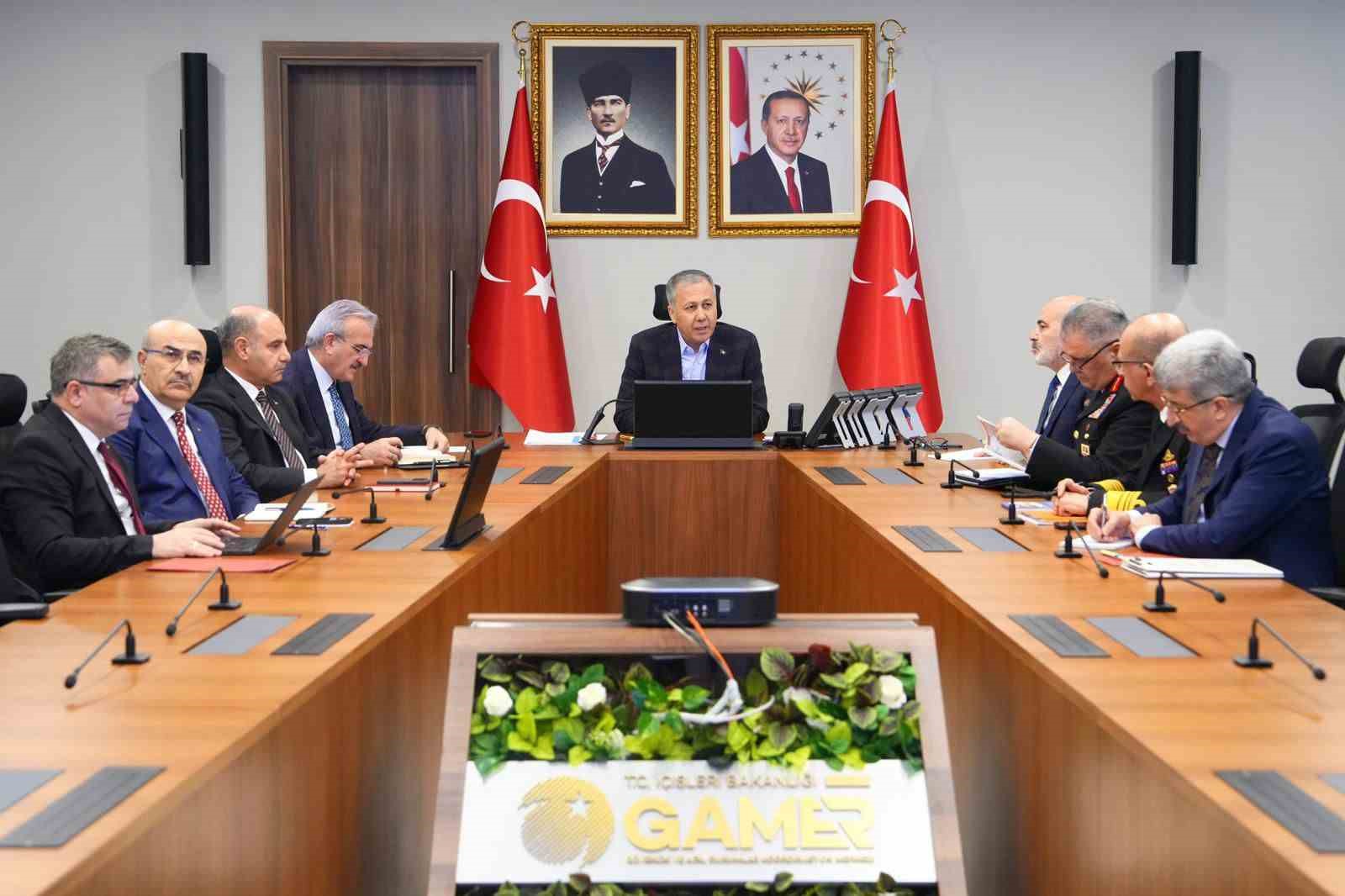 Bakan Yerlikaya, 81 ilin valisi ile çevrim içi Koordinasyon Toplantısı gerçekleştirdi
