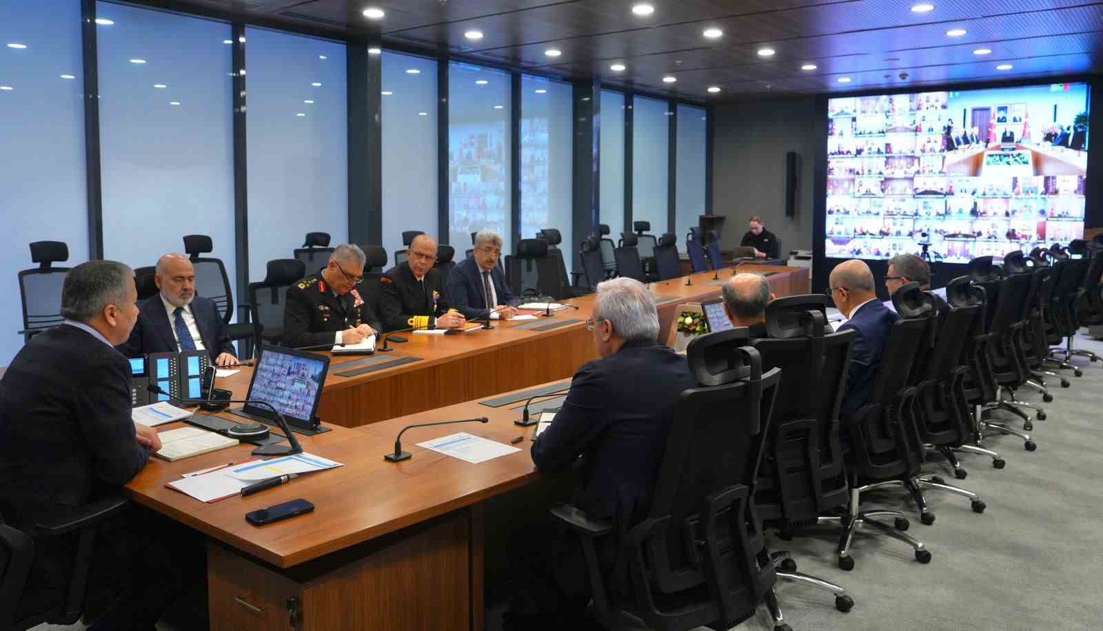 Bakan Yerlikaya, 81 ilin valisi ile çevrim içi Koordinasyon Toplantısı gerçekleştirdi
