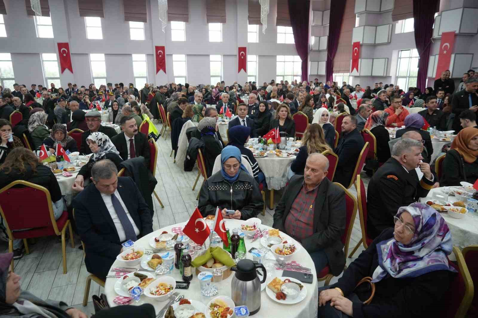 Bakan Yerlikaya: "Başaramadılar, başaramayacaklar"
Bakan Yerlikaya: "Başaramadılar, başaramayacaklar"