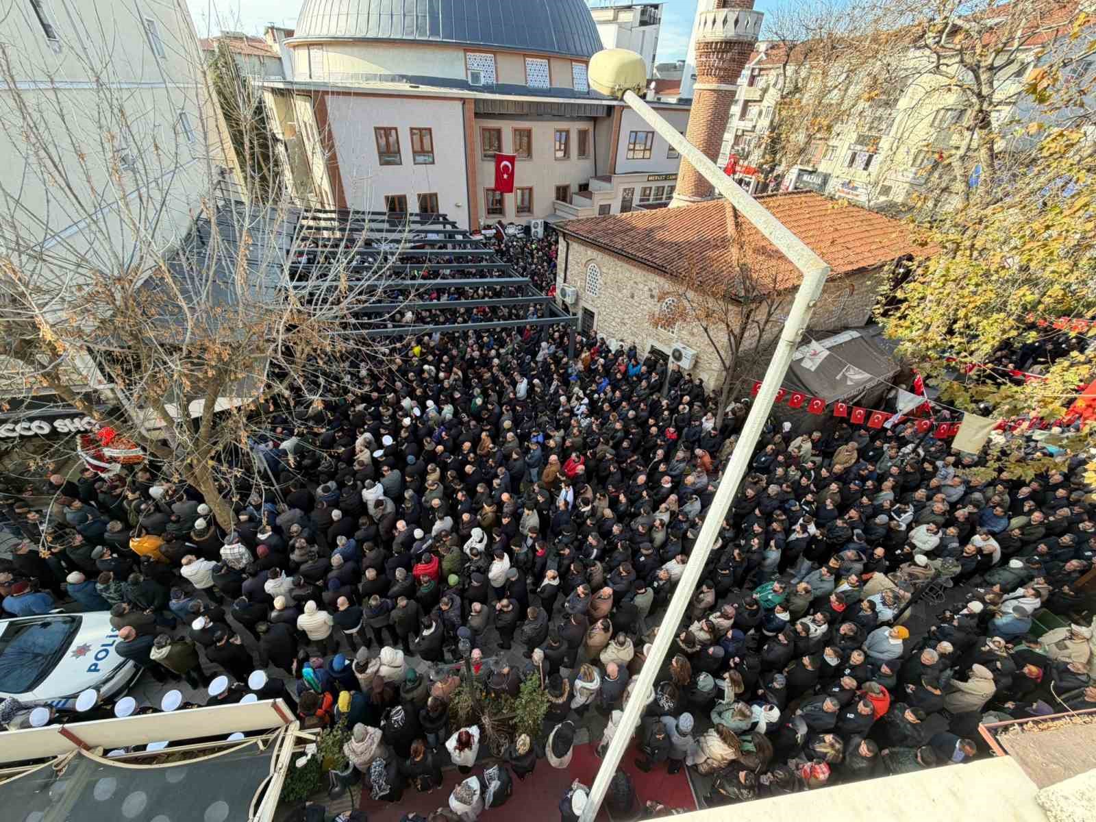 Bakan Yerlikaya, Yalova’da şehit cenazesine katıldı
