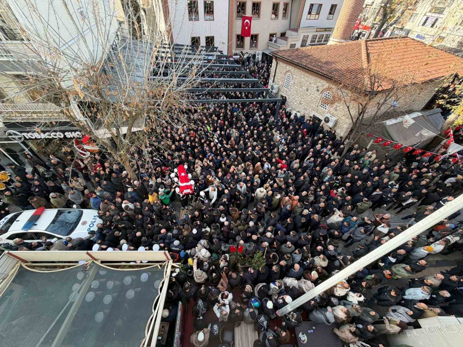 Bakan Yerlikaya, Yalova’da şehit cenazesine katıldı
