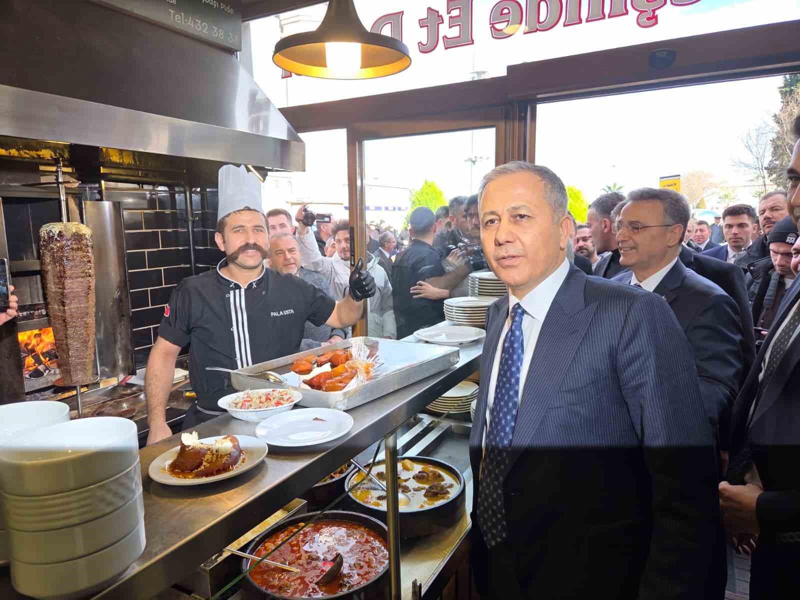 Bakan Yerlikaya’dan emekliye: "Sizlerin gönlünü kazanacağız"
Bakan Yerlikaya’dan emekliye: "Sizlerin gönlünü kazanacağız"