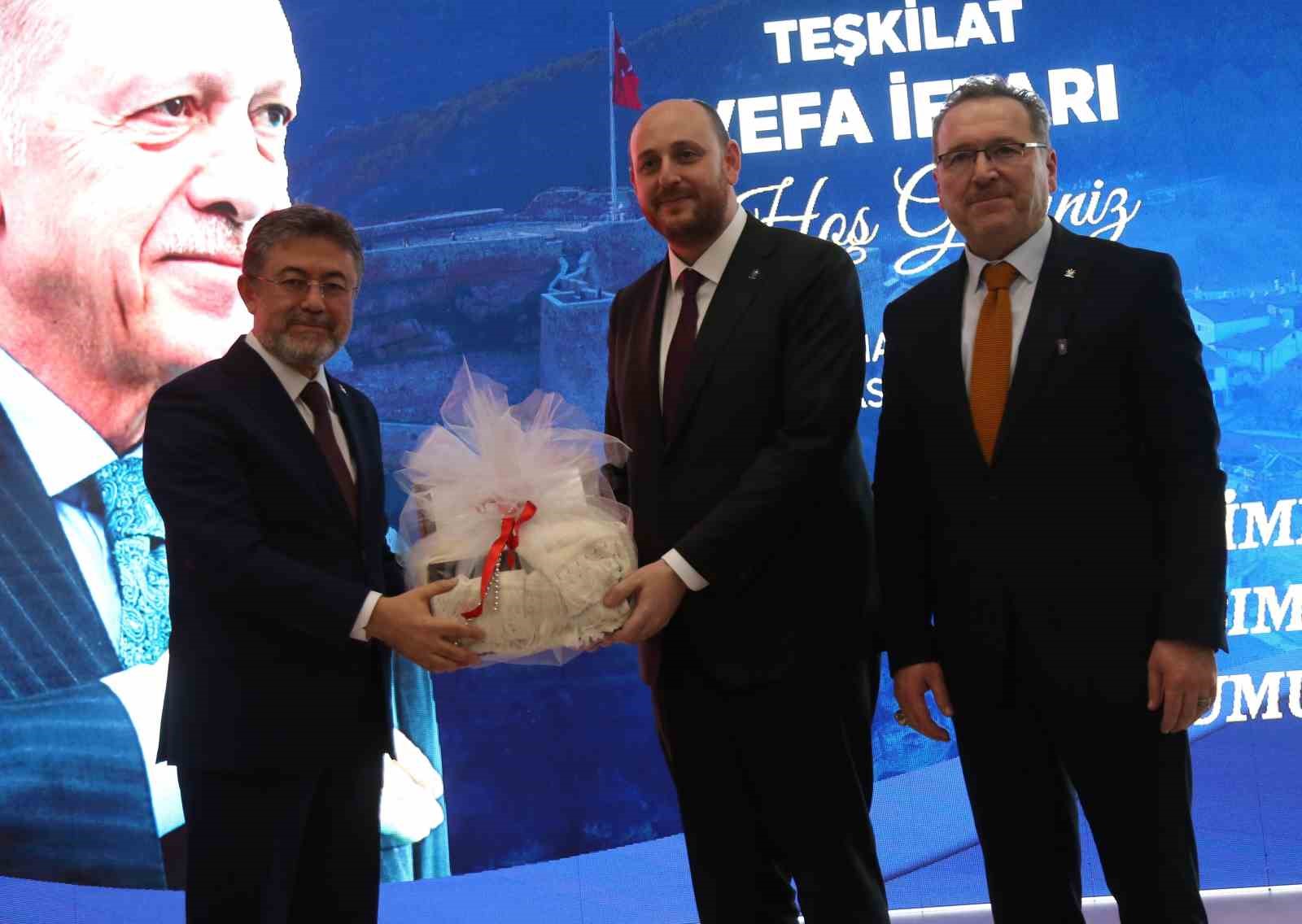 Bakan Yumaklı: "Bölgemizin tamamında huzurun, barışın ve istikrarın hakim olması için tüm unsurlarımızla gayret ediyoruz"
Bakan Yumaklı: "Bölgemizin tamamında huzurun, barışın ve istikrarın hakim olması için tüm unsurlarımızla gayret ediyoruz"