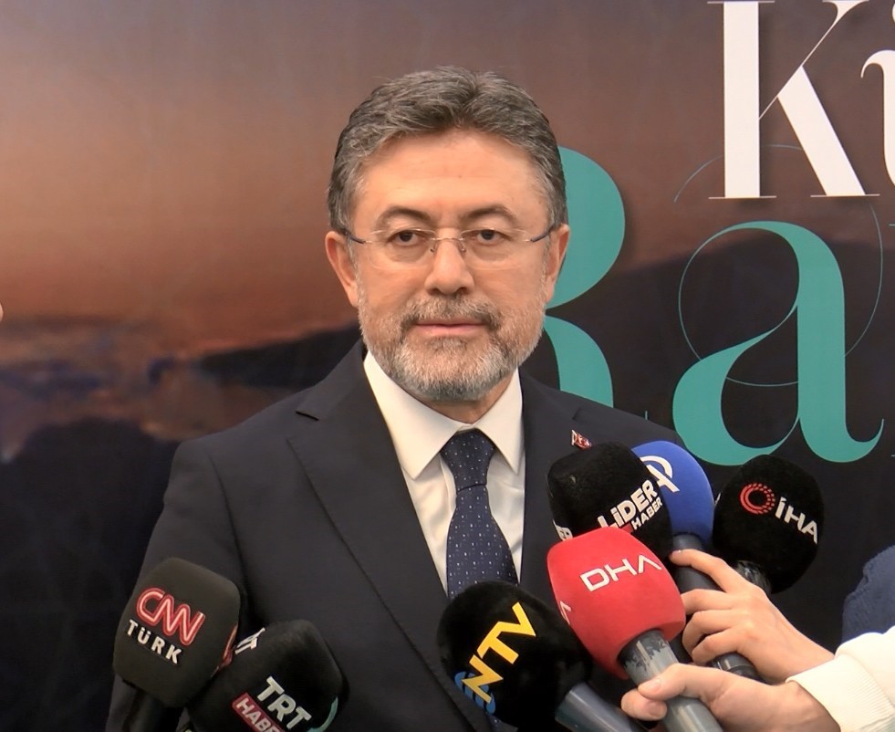 Bakan Yumaklı: "Çiftçilerimizin üretimini etkileyecek herhangi bir gübre problemi olmayacak"
