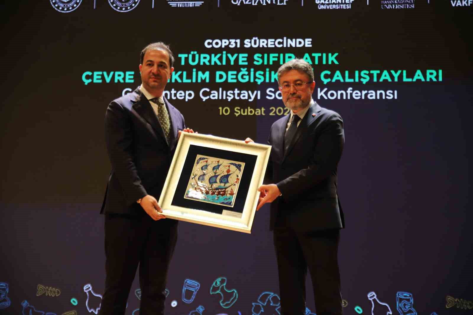 Bakan Yumaklı: "Küresel ölçekte her yıl yaklaşık 2,3 milyar ton gıda israf ediliyor"
