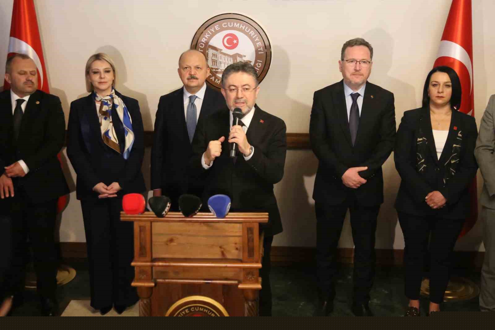 Bakan Yumaklı memleketi Kastamonu’da vatandaşlarla bayramlaştı
