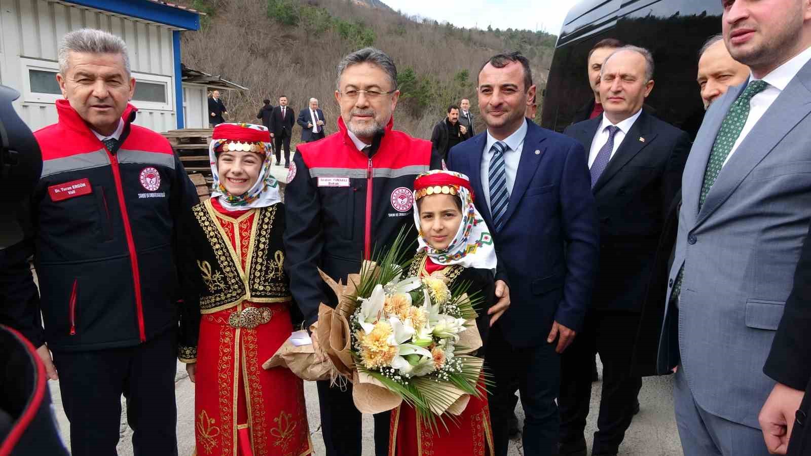 Bakan Yumaklı: "Türk somonu ihracatı 500 milyon dolara ulaştı"
