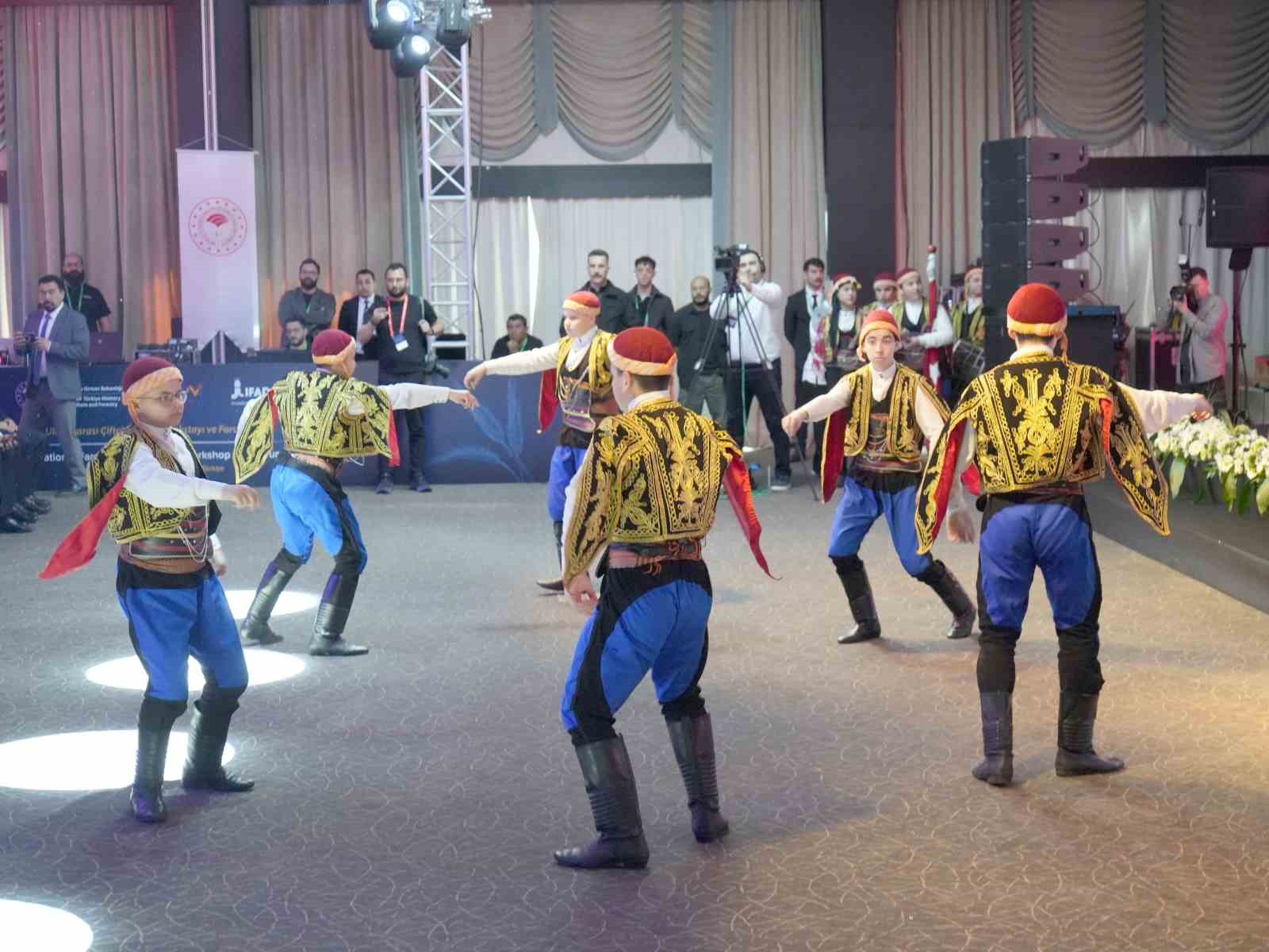 Bakan Yumaklı’dan zirai don açıklaması: "Geneli itibarıyla bir zirai don hadisesi yaşanmadı"
Bakan Yumaklı’dan zirai don açıklaması: "Geneli itibarıyla bir zirai don hadisesi yaşanmadı"