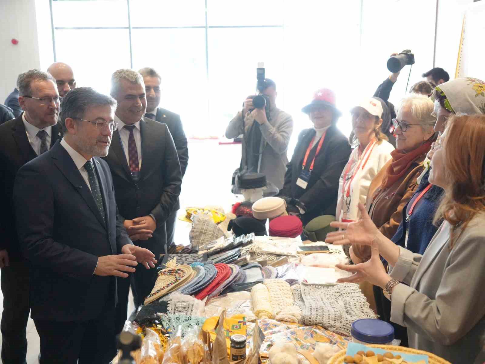 Bakan Yumaklı’dan zirai don açıklaması: "Geneli itibarıyla bir zirai don hadisesi yaşanmadı"
Bakan Yumaklı’dan zirai don açıklaması: "Geneli itibarıyla bir zirai don hadisesi yaşanmadı"