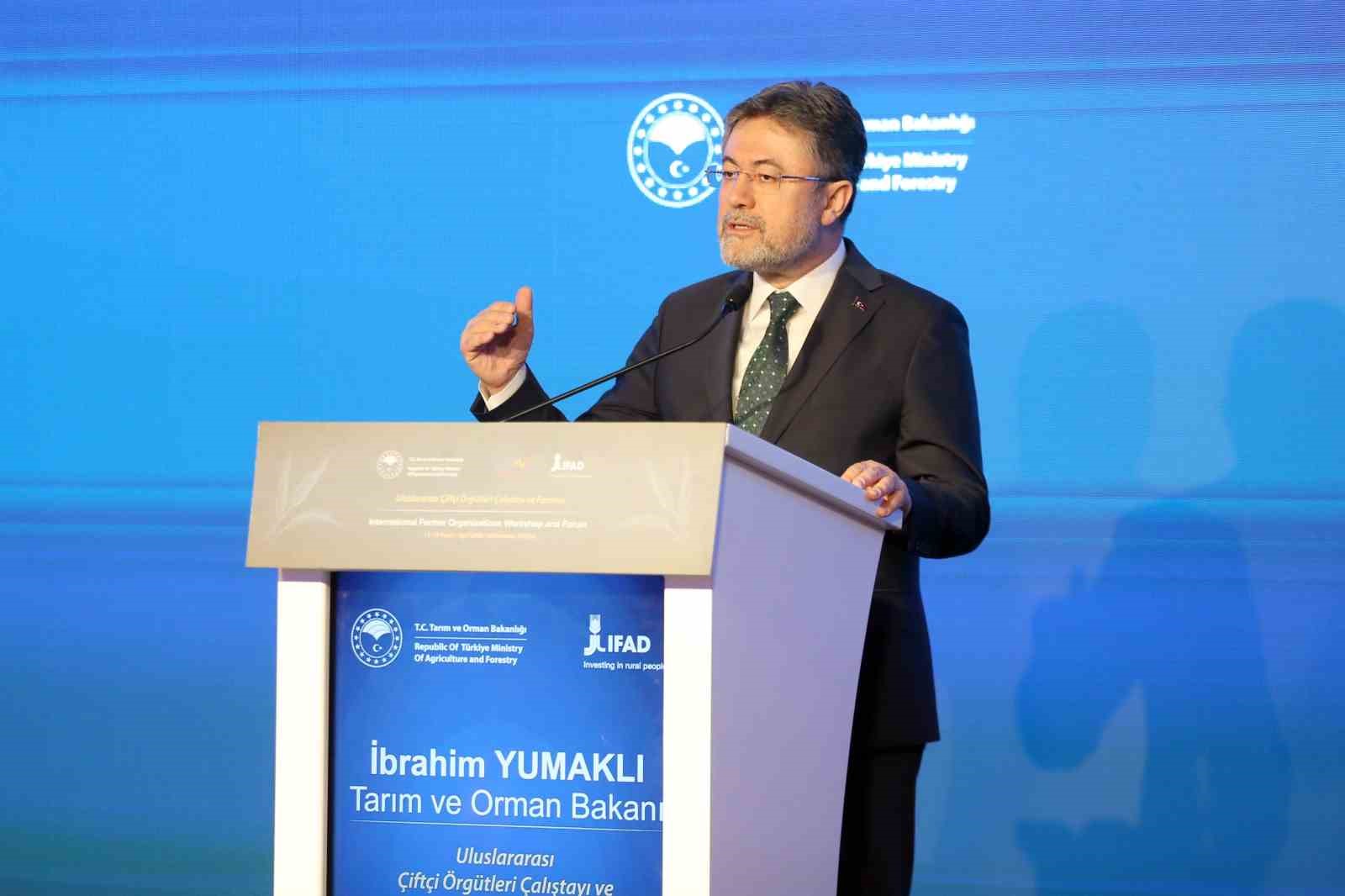 Bakan Yumaklı’dan zirai don açıklaması: "Geneli itibarıyla bir zirai don hadisesi yaşanmadı"
Bakan Yumaklı’dan zirai don açıklaması: "Geneli itibarıyla bir zirai don hadisesi yaşanmadı"