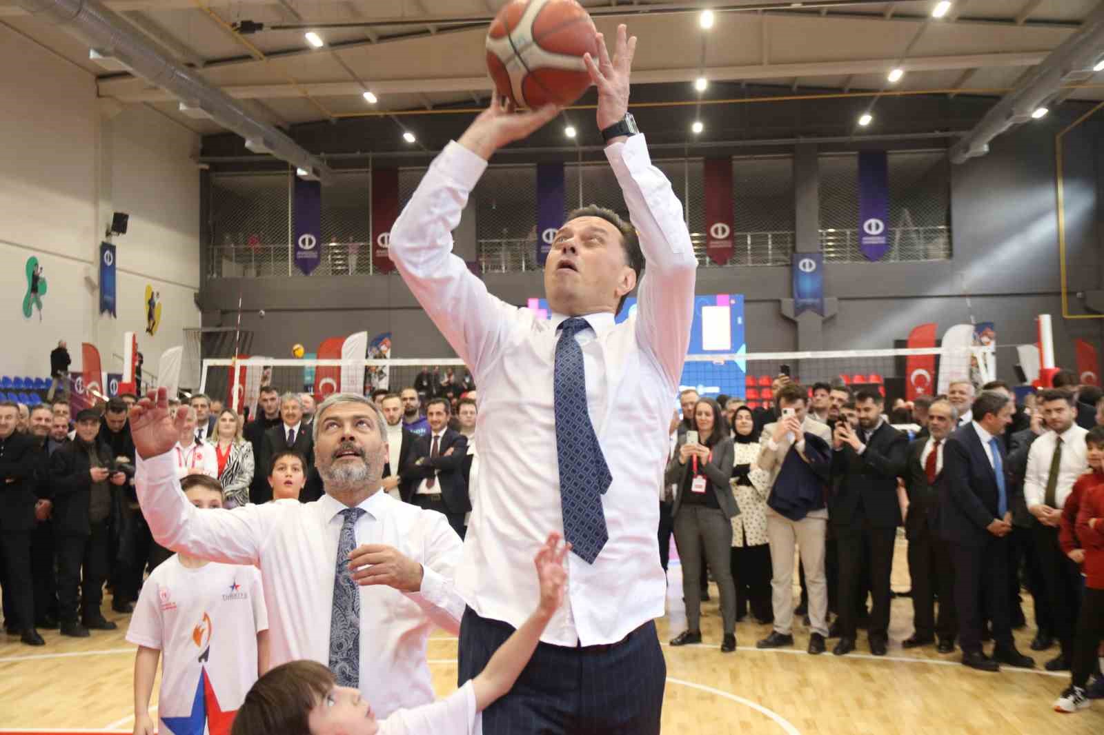 Bakandan NBA’ye taş çıkaran performans
