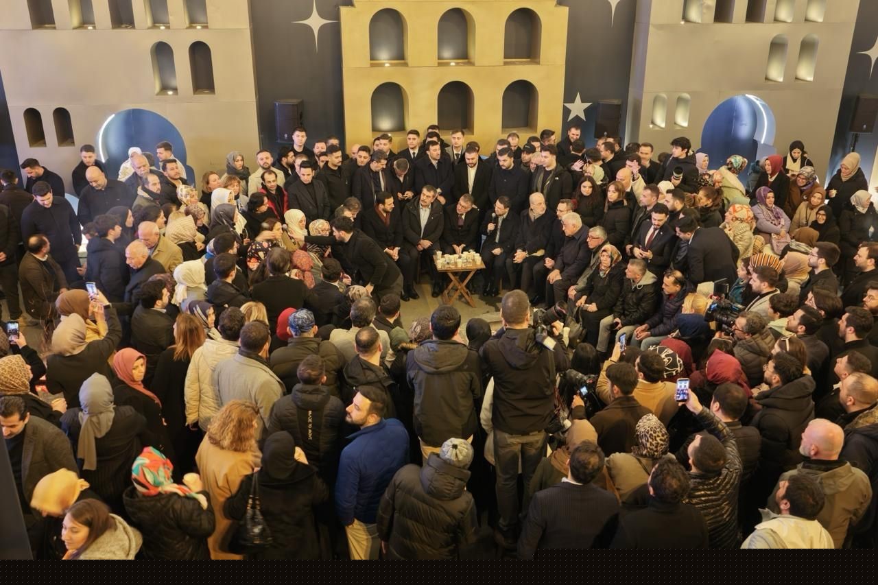 Bakanlar Akın Gürlek ve Yusuf Tekin ateş başında vatandaşlarla buluştu
Bakanlar Akın Gürlek ve Yusuf Tekin ateş başında vatandaşlarla buluştu