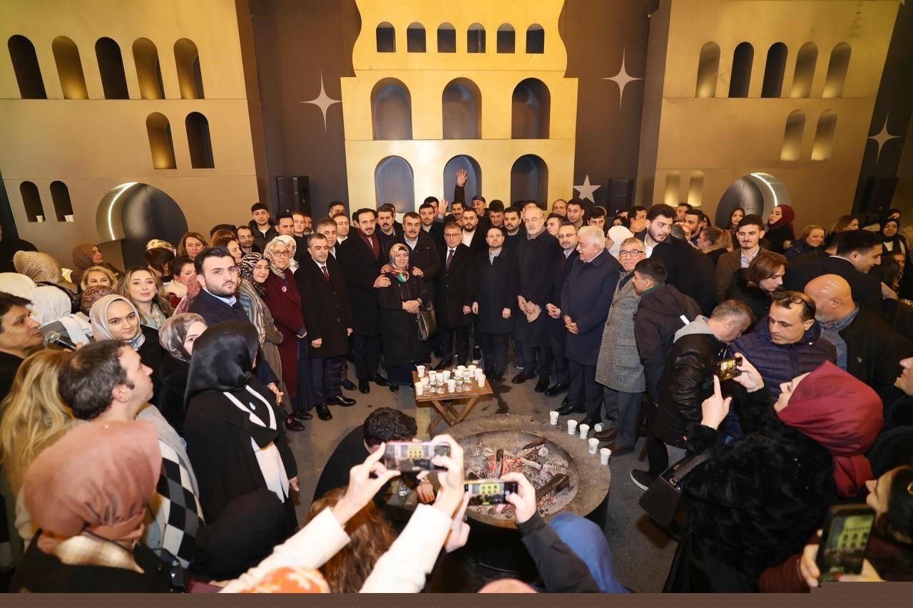 Bakanlar Akın Gürlek ve Yusuf Tekin ateş başında vatandaşlarla buluştu
