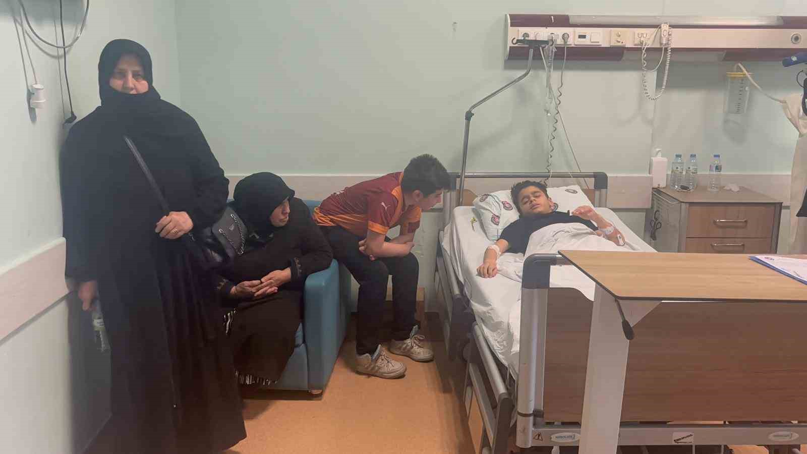 Bakanlar yaralı öğrencileri ziyaret etti
