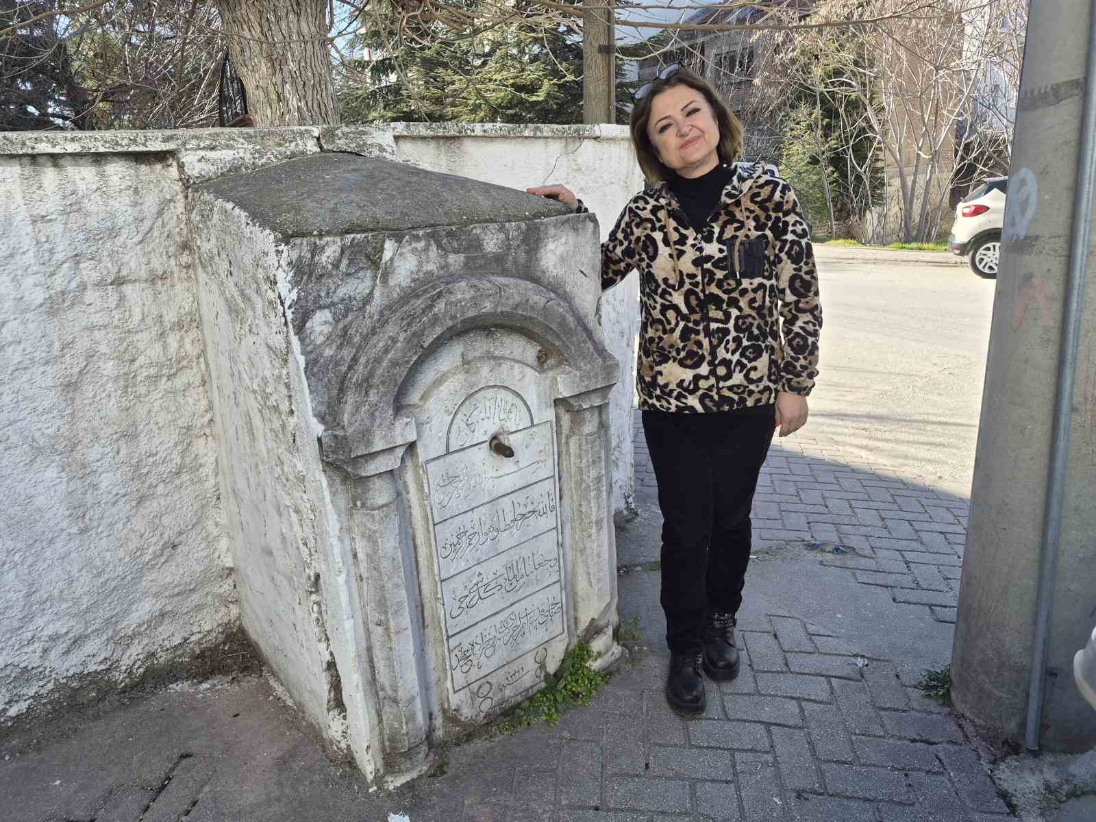 Bakımsız kalan asırlık çeşmenin restore edilmesi isteniyor
