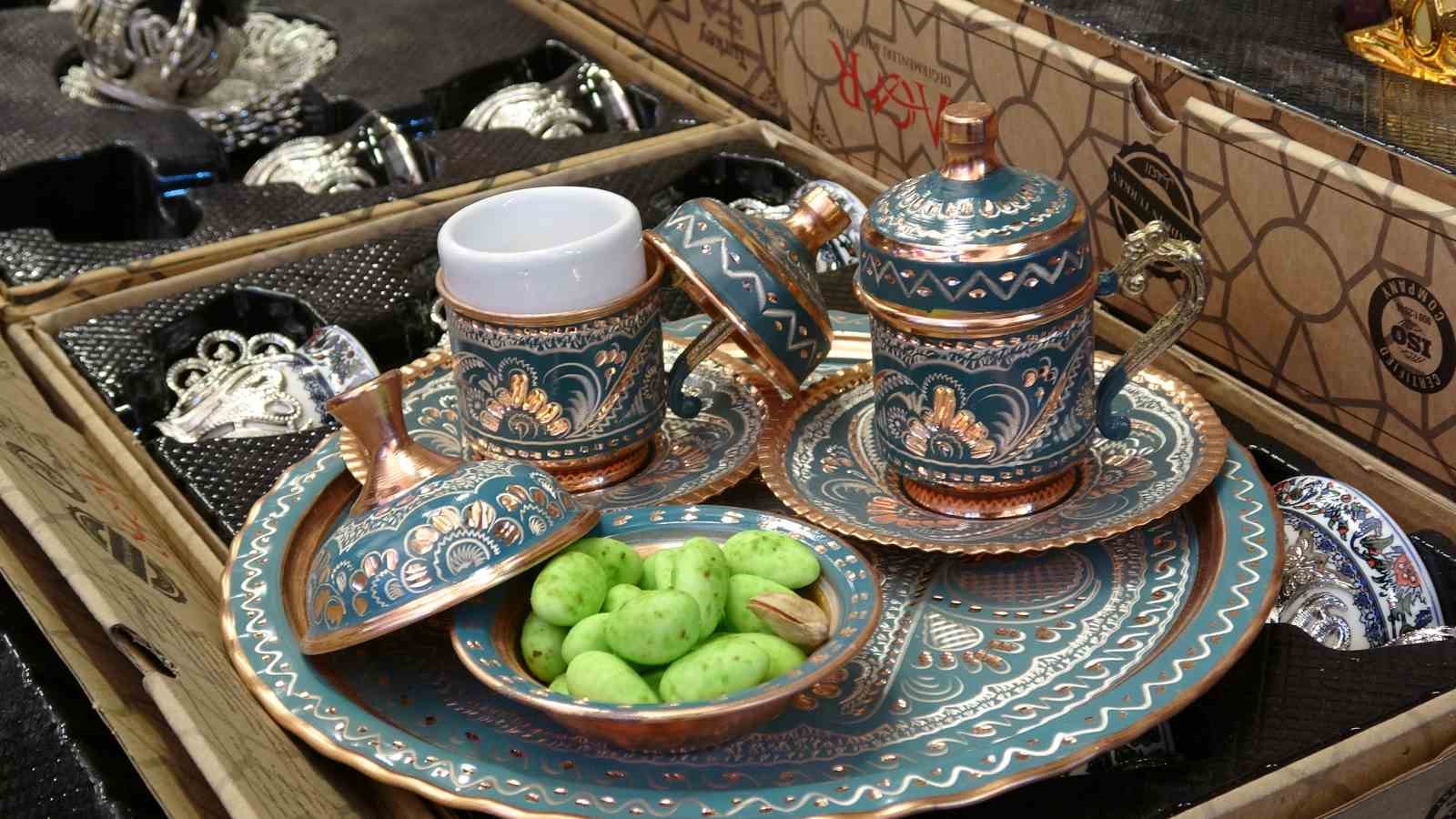 Bakır ustalarının bayram öncesi yoğun mesaisi
