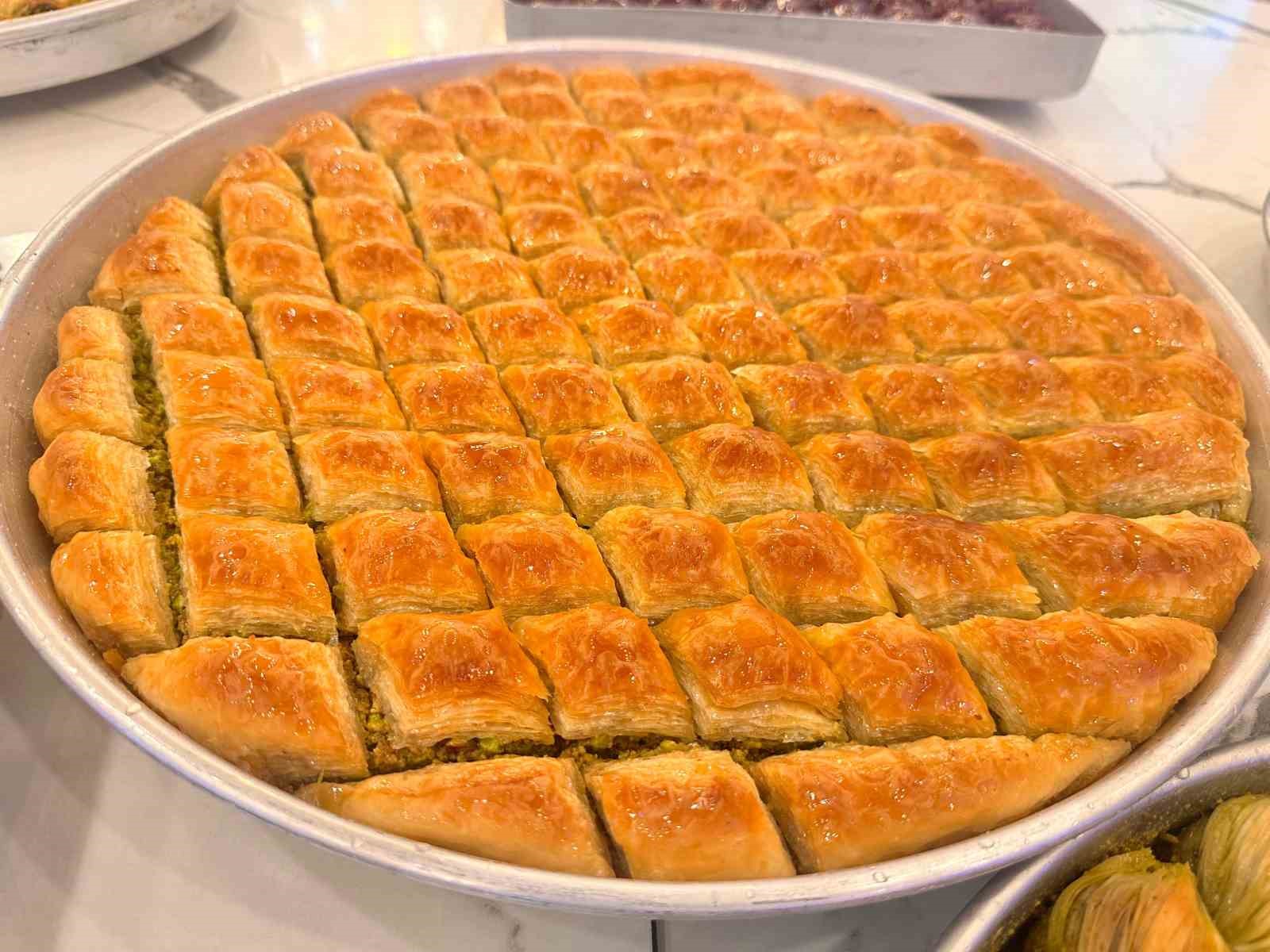 Baklavada bayram hareketliliği: Satışlar katlandı, fiyatlar yükseldi
