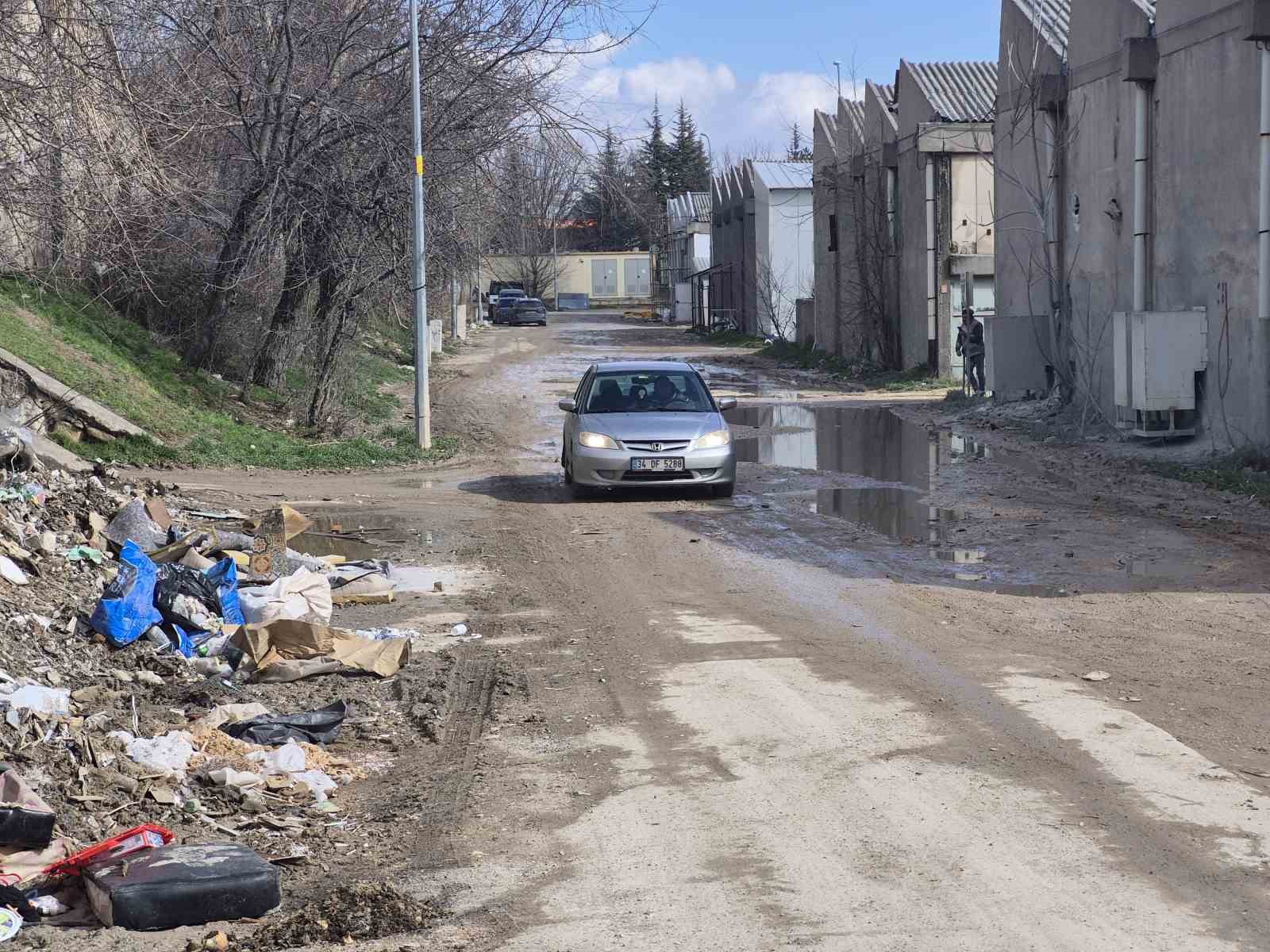 Baksan Sanayi Sitesi’nde ’balık tutulan’ yer onarıldı, diğer sokaklar aynı kaldı
