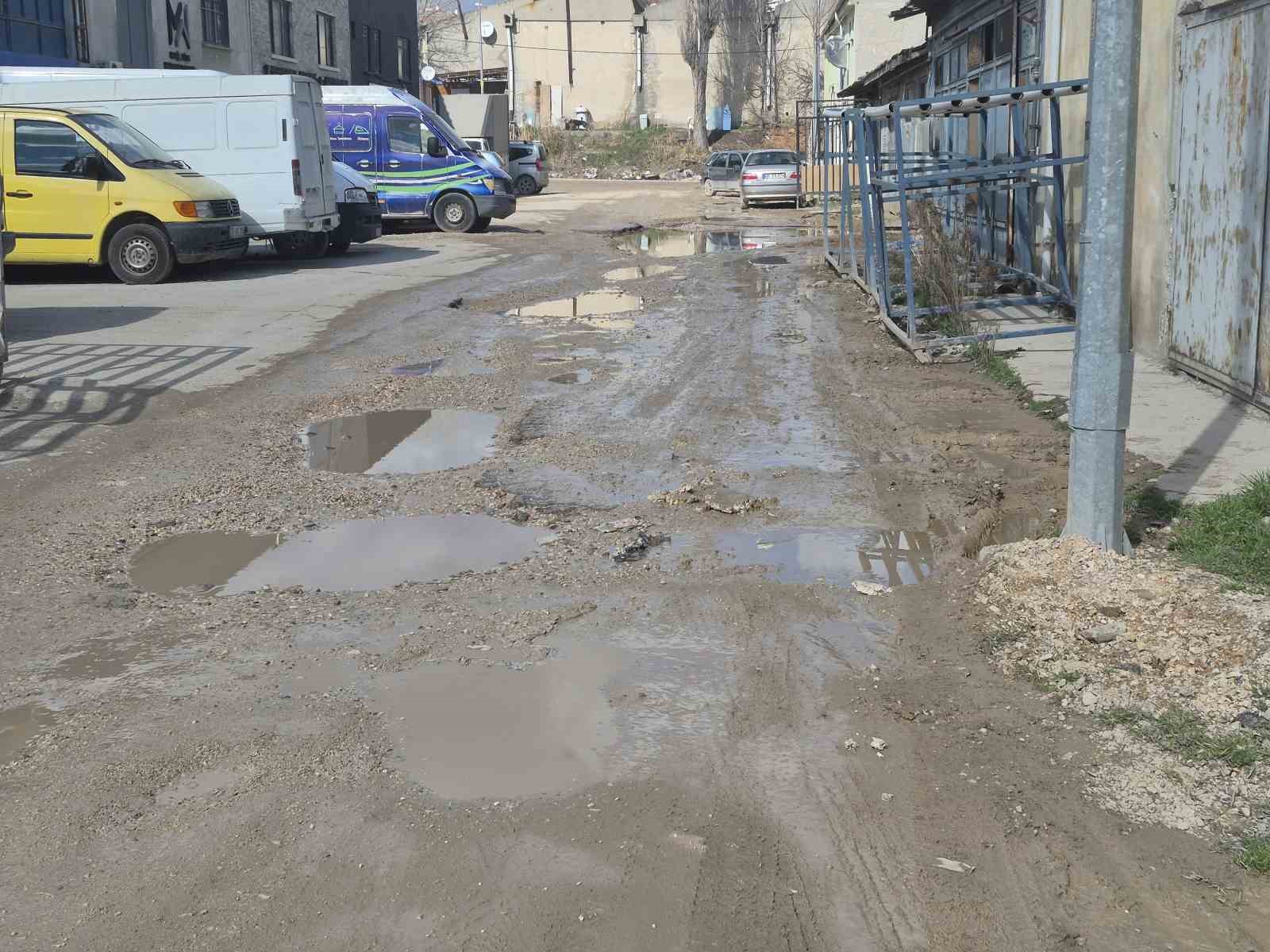 Baksan Sanayi Sitesi’nde ’balık tutulan’ yer onarıldı, diğer sokaklar aynı kaldı
