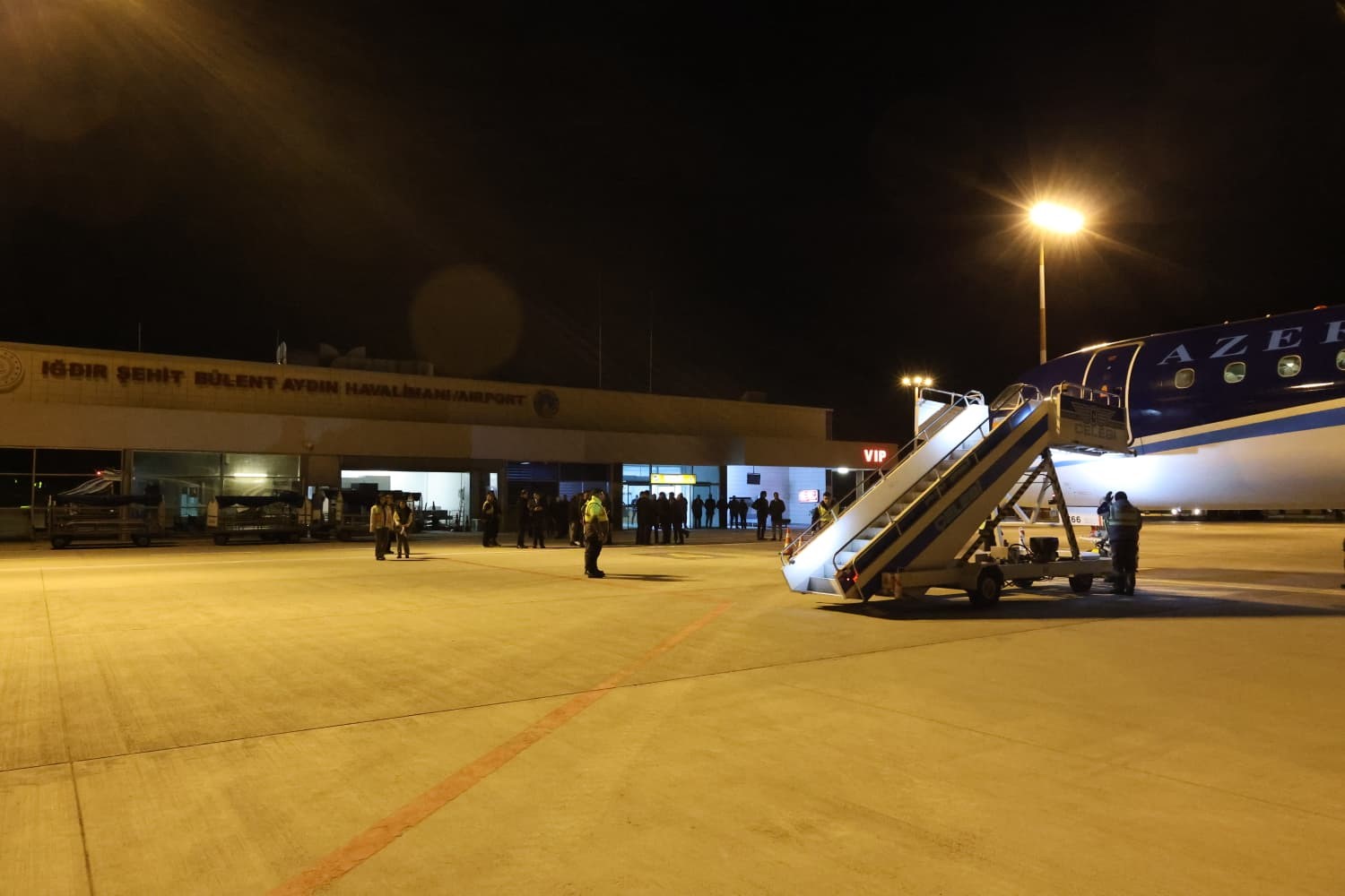 Bakü-Nahçıvan seferini yapan yolcu uçağı saldırı nedeniyle Iğdır’a indi

