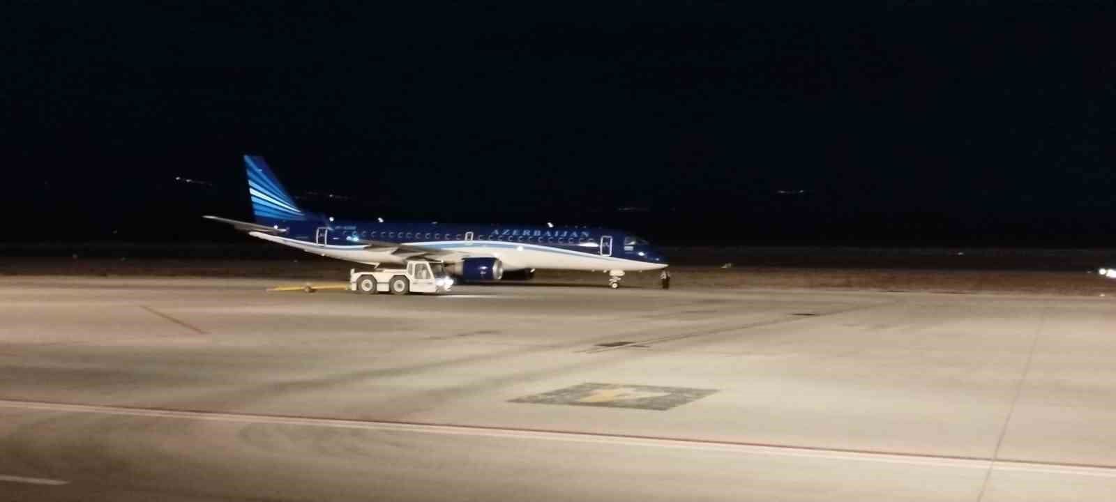 Bakü-Nahçıvan seferini yapan yolcu uçağı saldırı nedeniyle Iğdır’a indi
