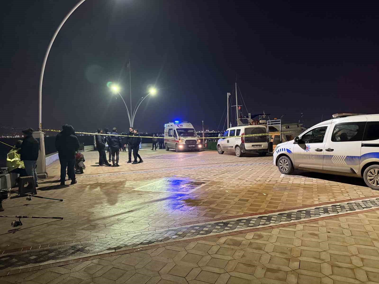 Balıkçılar fark etti, denizde dalgıç kıyafetli erkek cesedi bulundu
