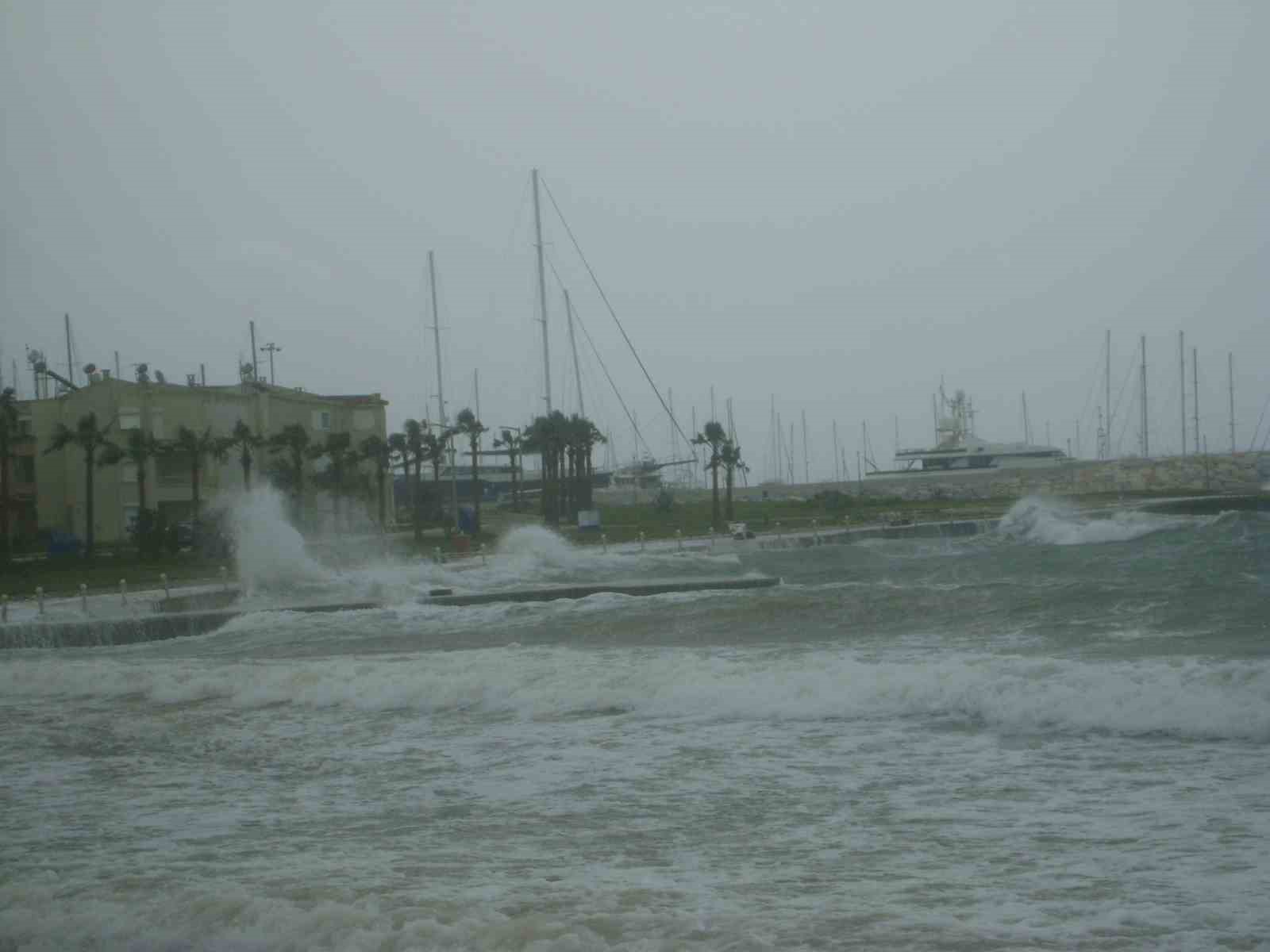 Balıkçılara "fırtına" uyarısı
