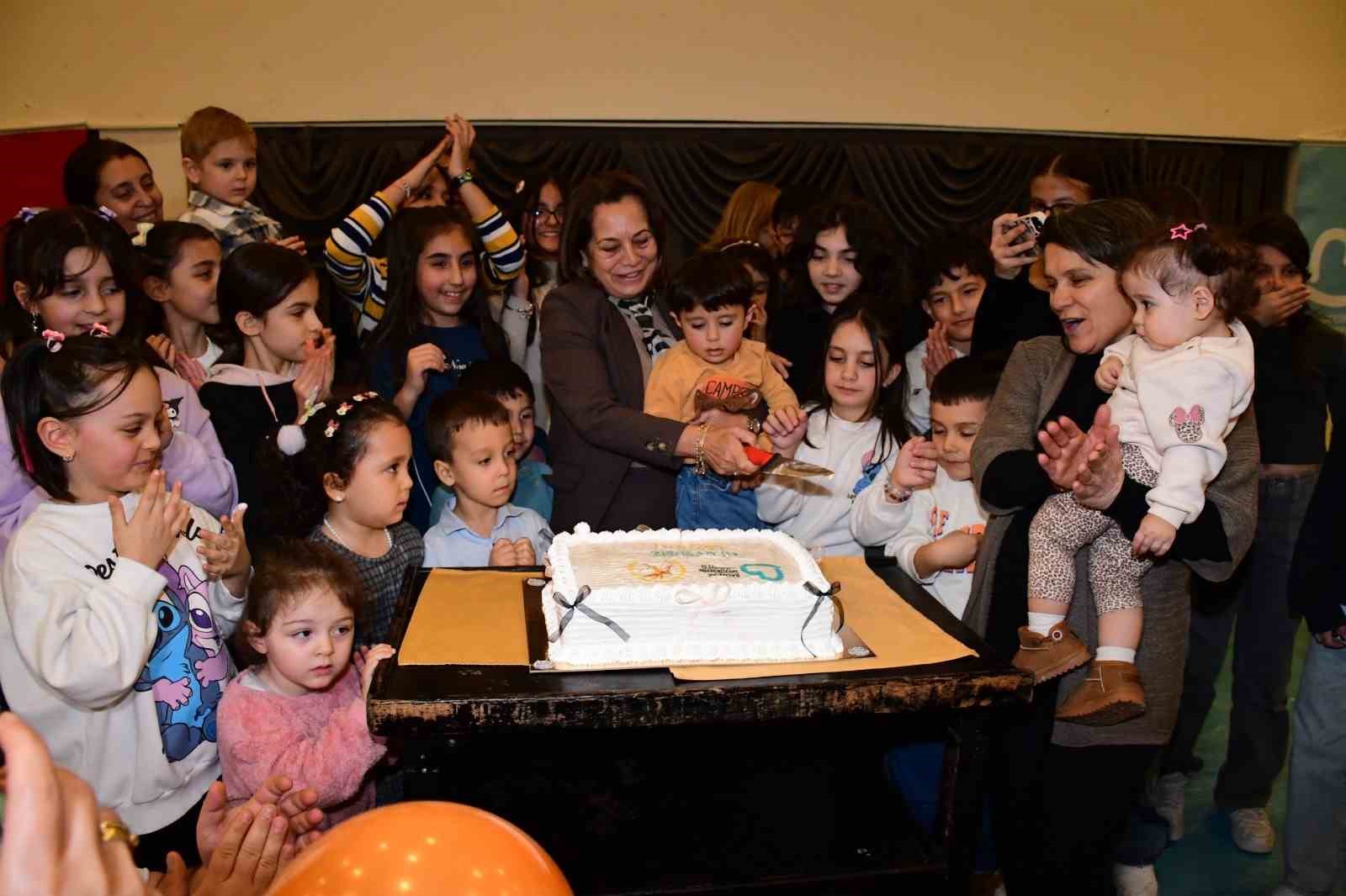 Balıkesir Büyükşehir’den Çölyak hastalarına glütensiz iftar
Balıkesir Büyükşehir’den Çölyak hastalarına glütensiz iftar