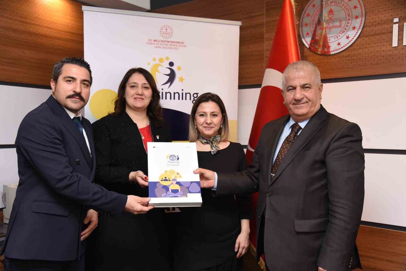 Balıkesir’de 10 okula uluslararası prestij belgesi
