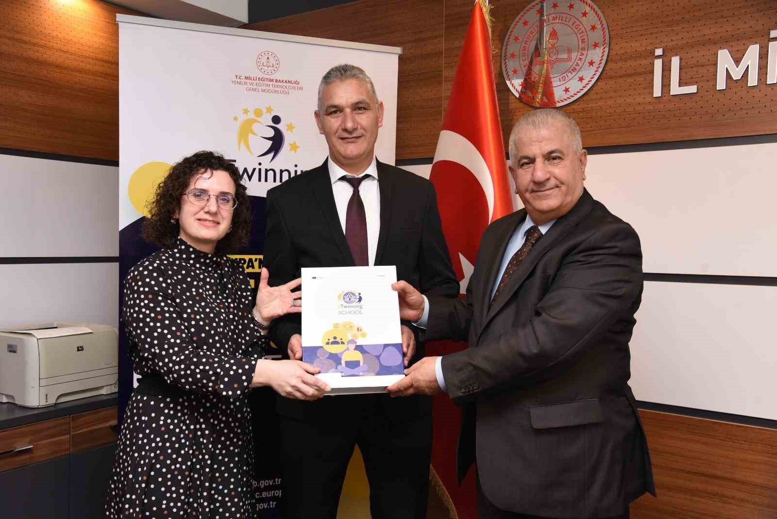 Balıkesir’de 10 okula uluslararası prestij belgesi
