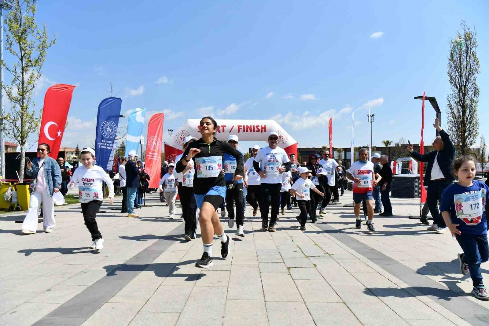 Balıkesir’de adımlar otizm farkındalığı için atıldı
