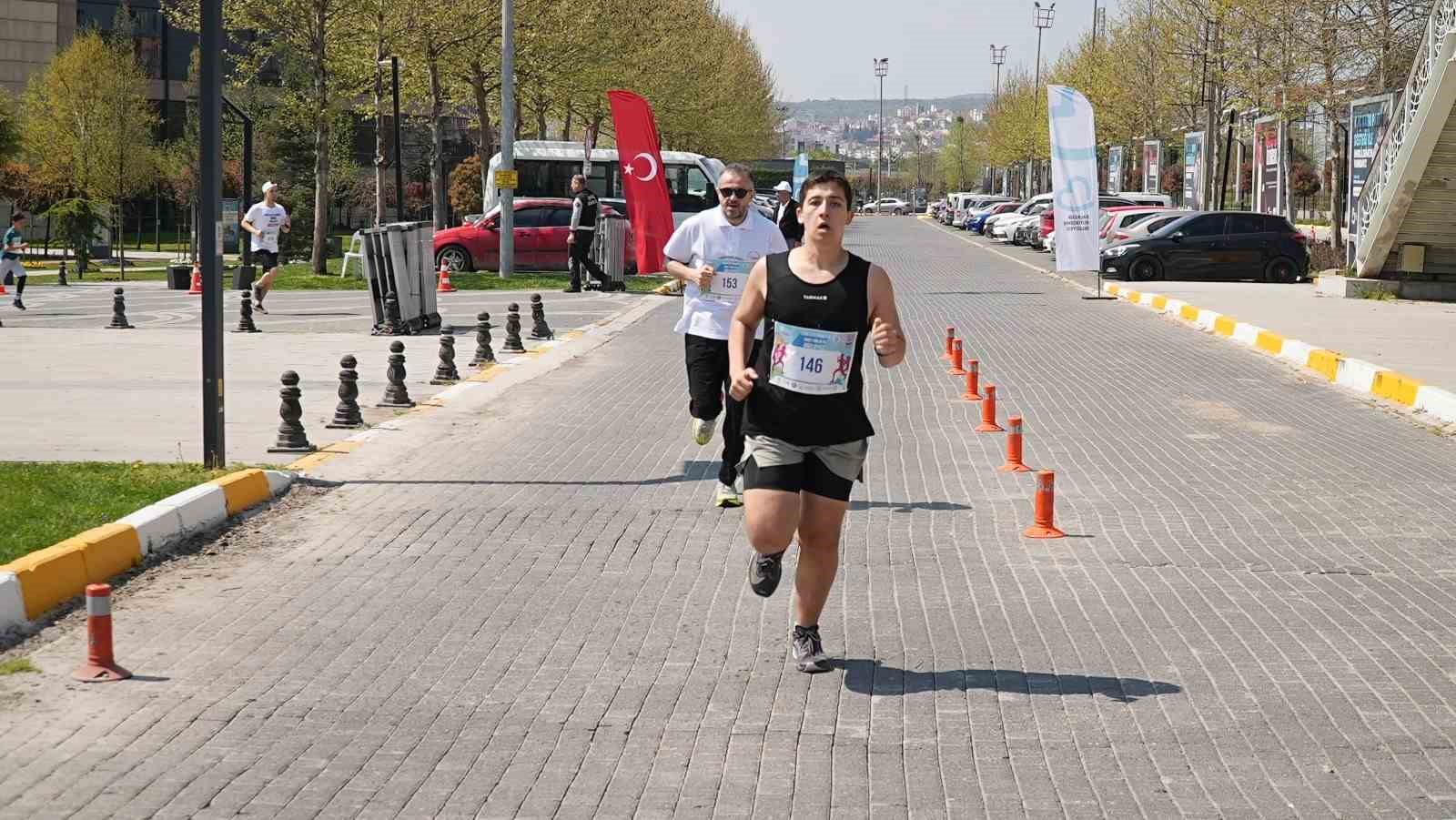 Balıkesir’de adımlar otizm farkındalığı için atıldı
