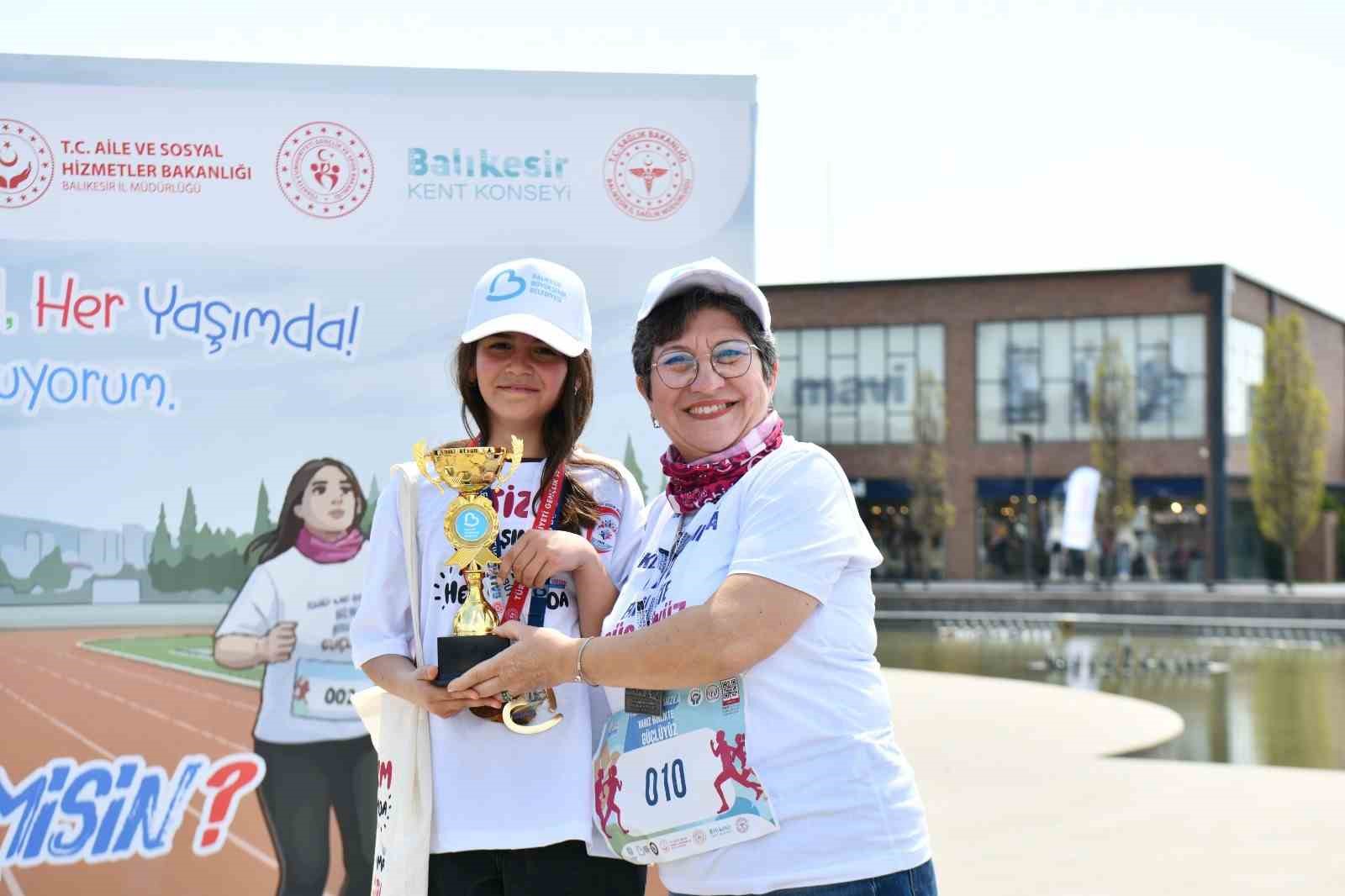 Balıkesir’de adımlar otizm farkındalığı için atıldı
