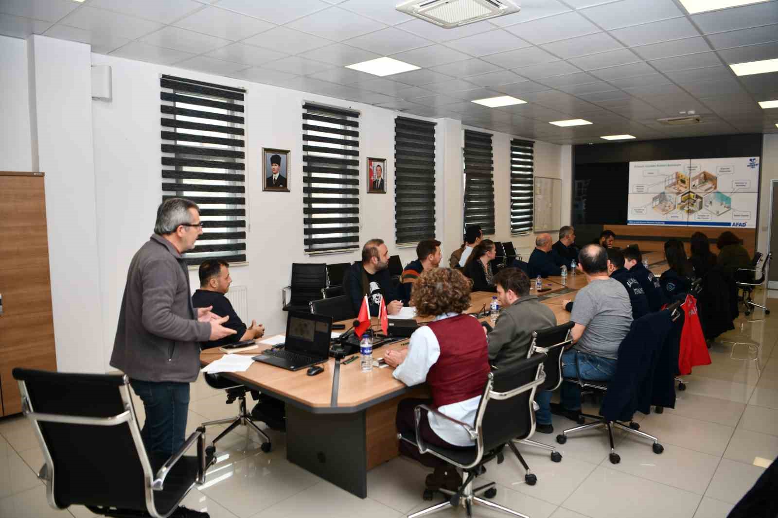 Balıkesir’de afetlere karşı dirençli eğitmenler yetiştiriyor
