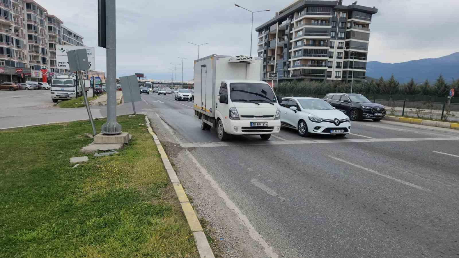 Balıkesir’de arife günü trafik yoğunluğu
