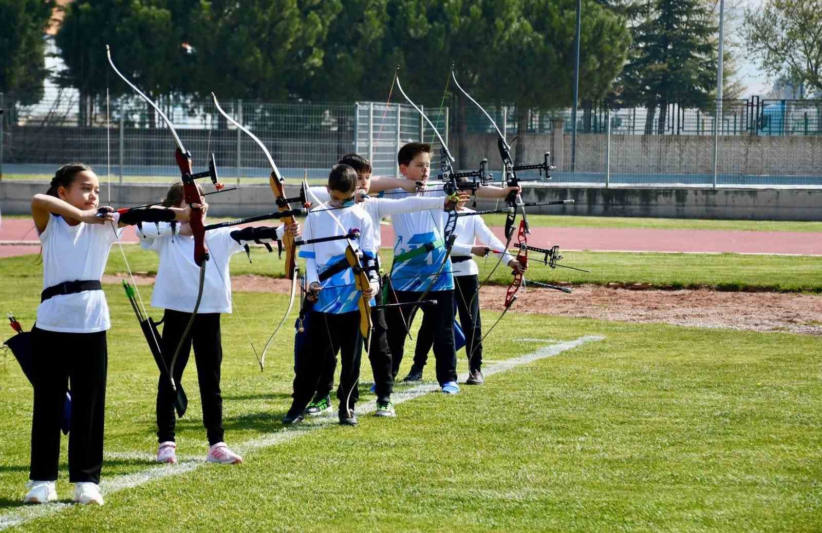 Balıkesir’de çocuklar 23 Nisan coşkusunu sporla karşıladı
