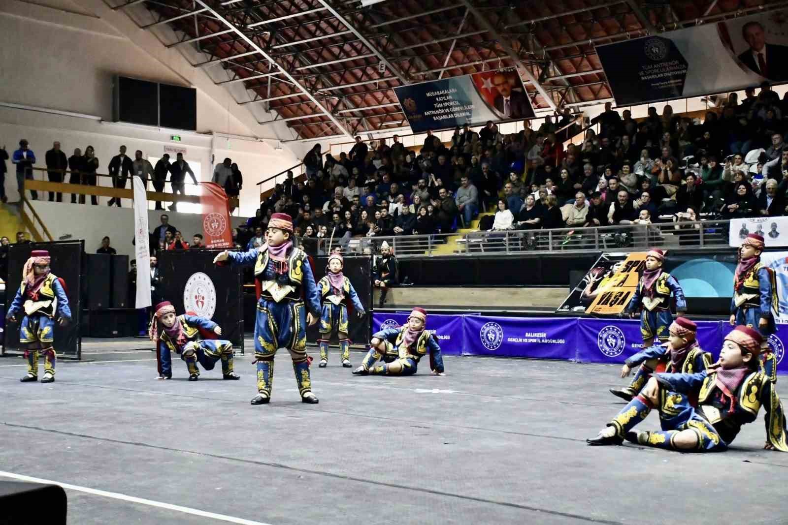 Balıkesir’de Halk Oyunları İl Birinciliği yapıldı
