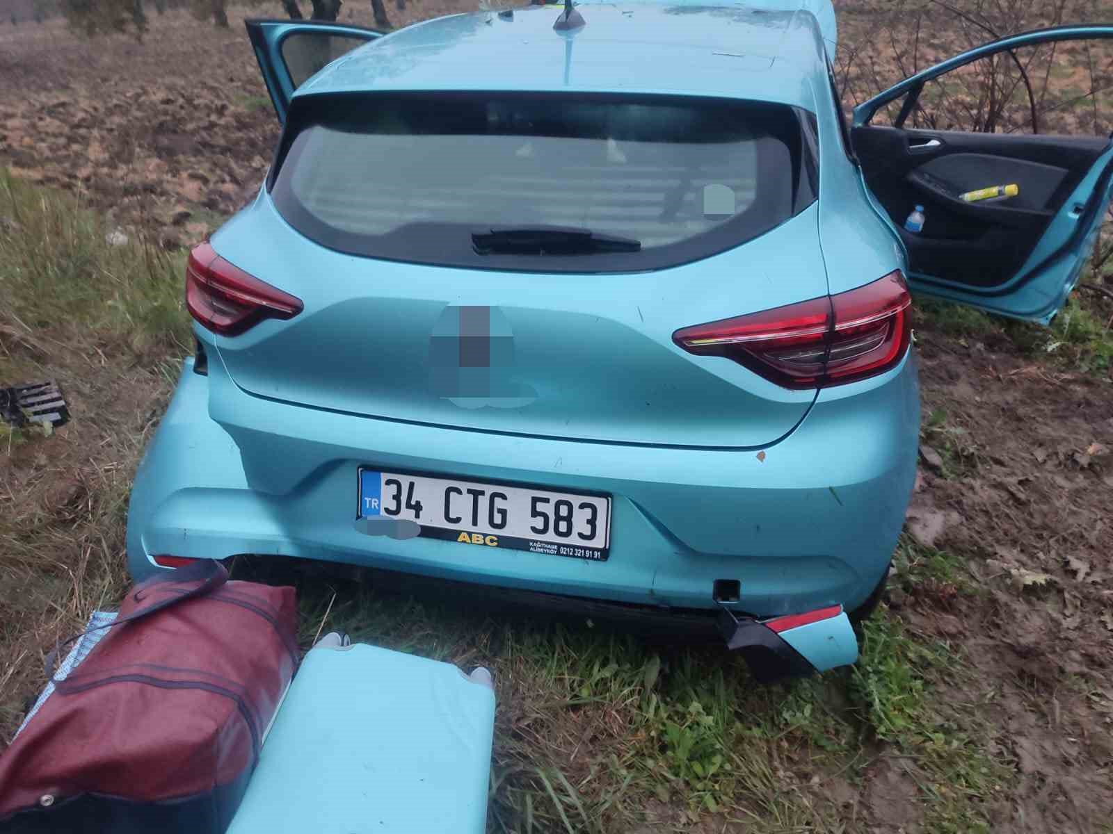 Balıkesir’de kontrolden çıkan otomobil zeytinliğe savruldu: 1 yaralı
