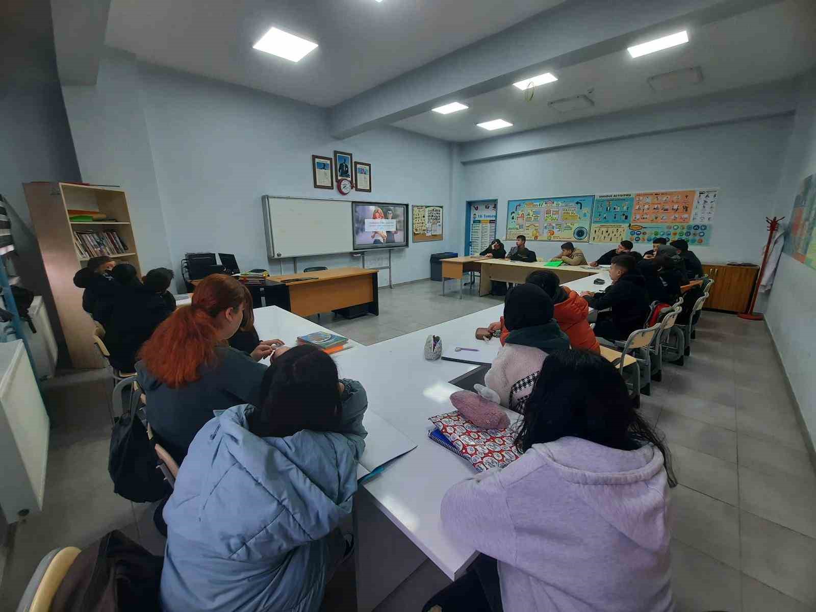 Balıkesir’de öğrencilere ilk ders "Finansal Okuryazarlık"
