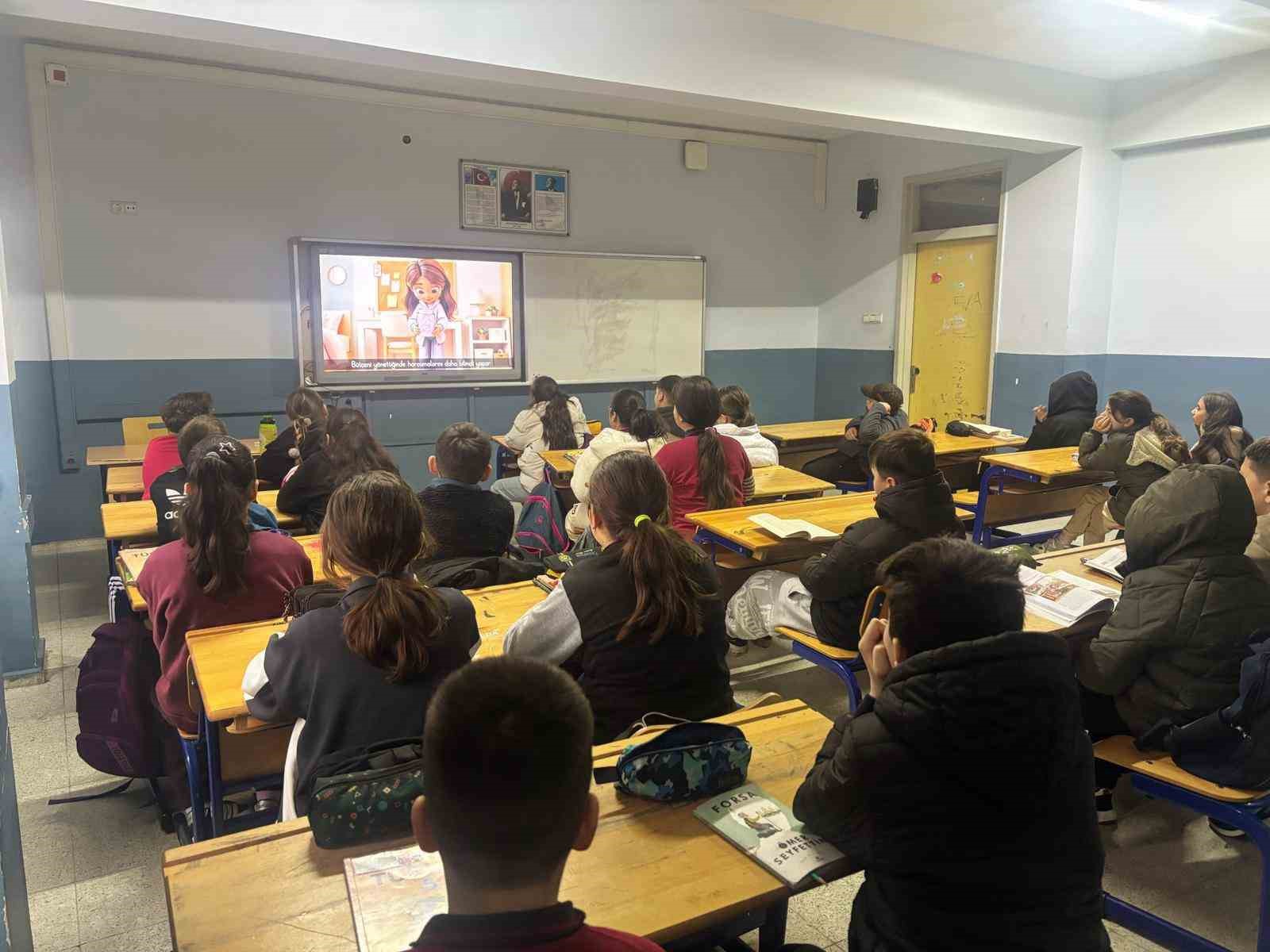 Balıkesir’de öğrencilere ilk ders "Finansal Okuryazarlık"
