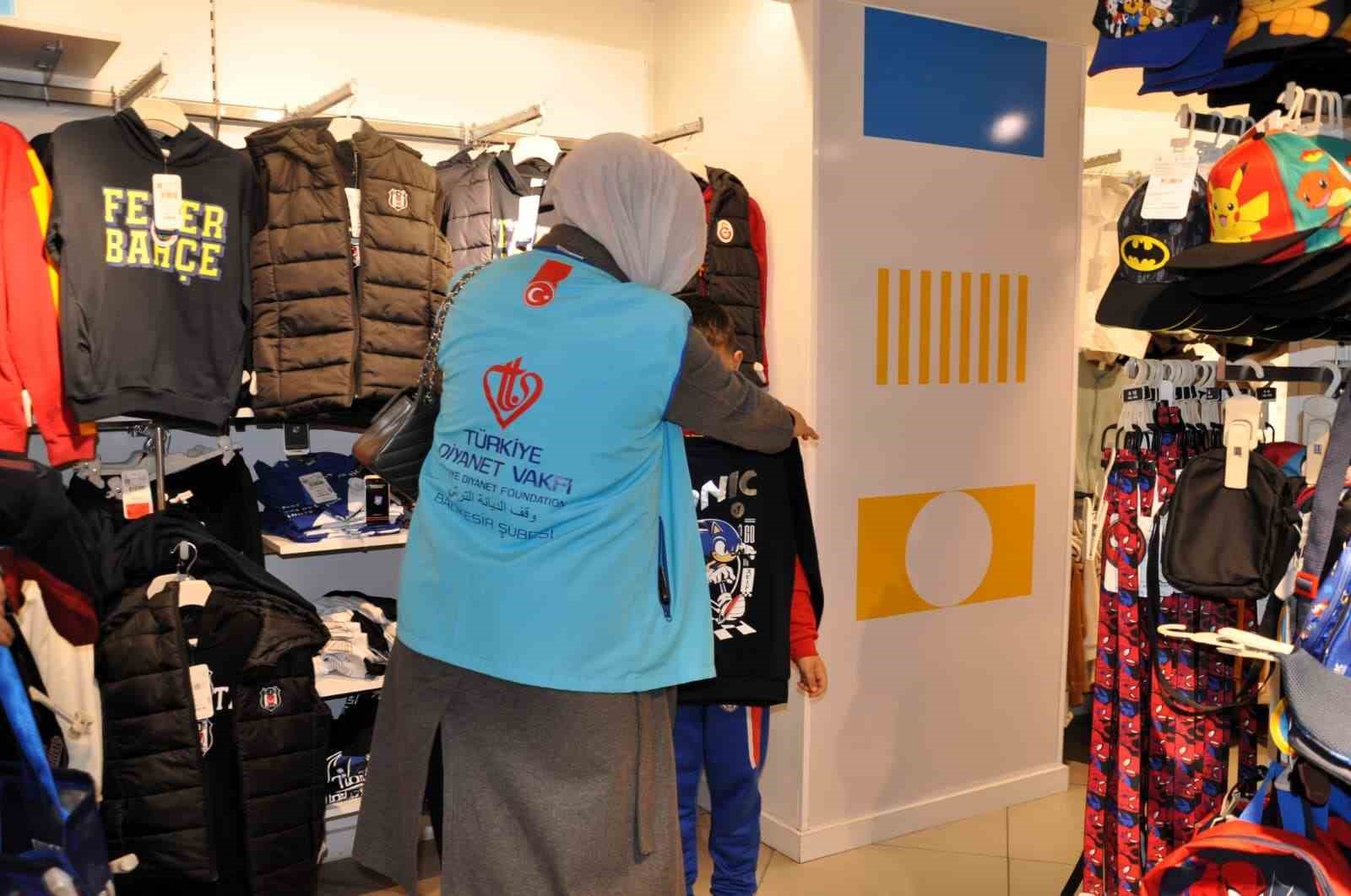 Balıkesir’de yetimler bayramlık sevinci yaşadı
