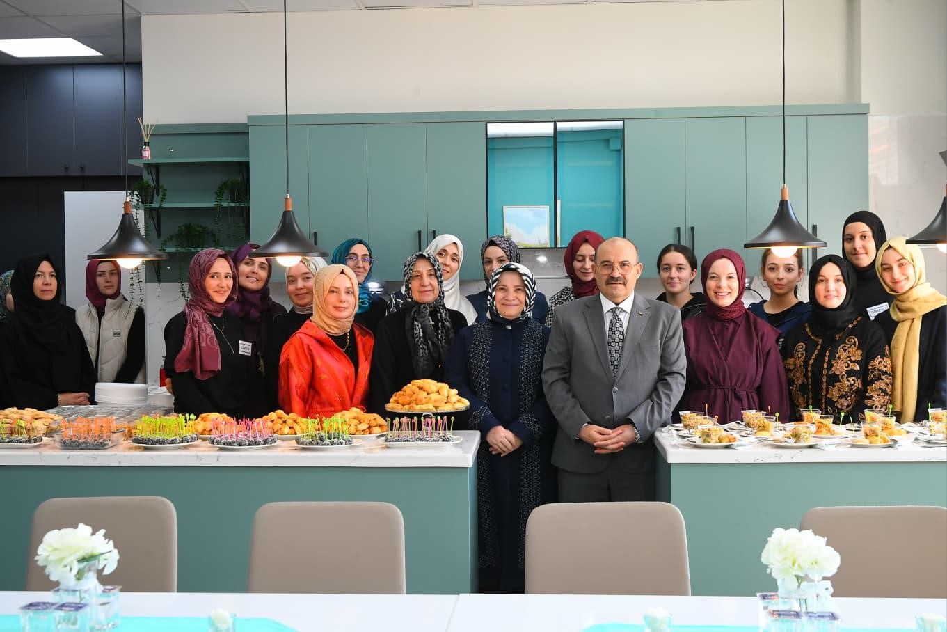 Balıkesir’de ’Zarafet’ ve ’Edebiyat’ atölyeleri hizmete girdi
