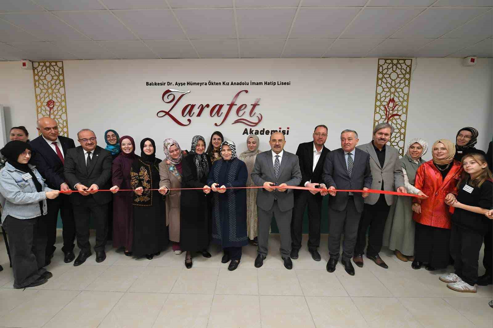 Balıkesir’de ’Zarafet’ ve ’Edebiyat’ atölyeleri hizmete girdi
