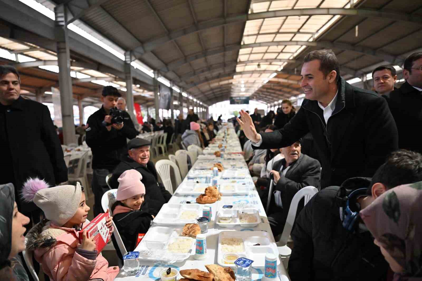 Balıkesir’in belediye başkanları Sındırgı’da iftar yaptı
