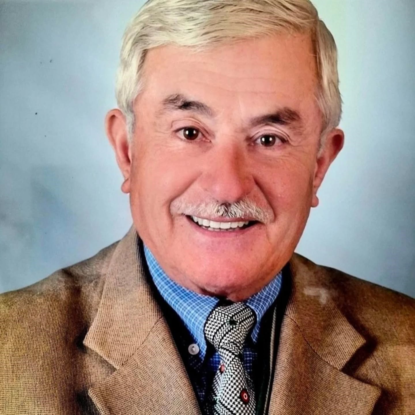 Balıkesirli fotoğraf sanatçısı Sadri Varol hayatını kaybetti
