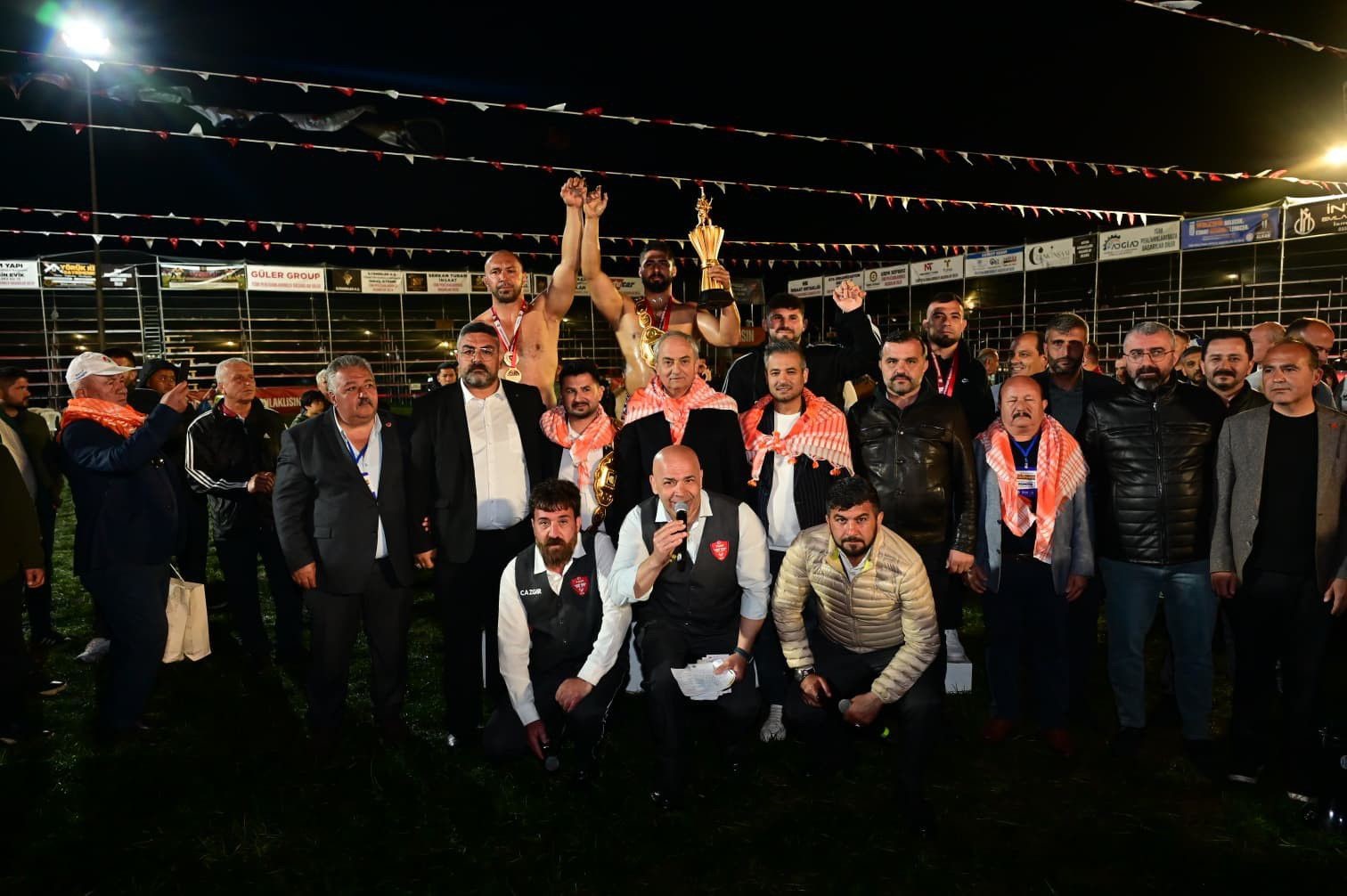 Balıkesirli güreşçi Enes Doğan, Kepez’de başpehlivan oldu
