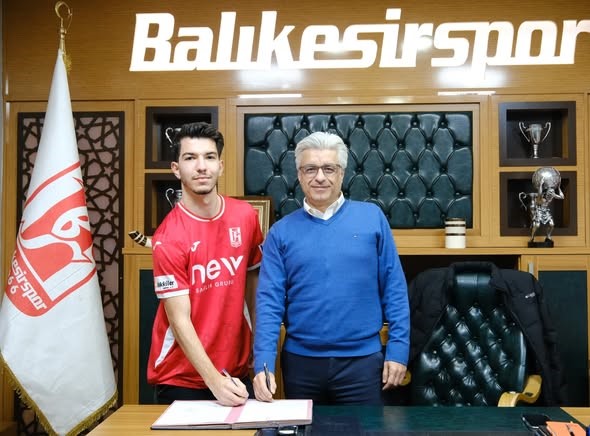 Balıkesirspor, Ozan, Hüseyin Melih ve Mert Hüseyin’e imza attırdı
