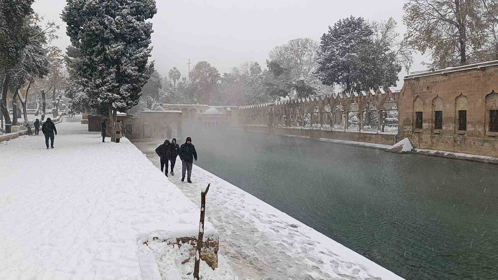 Balıklıgöl beyaza büründü
